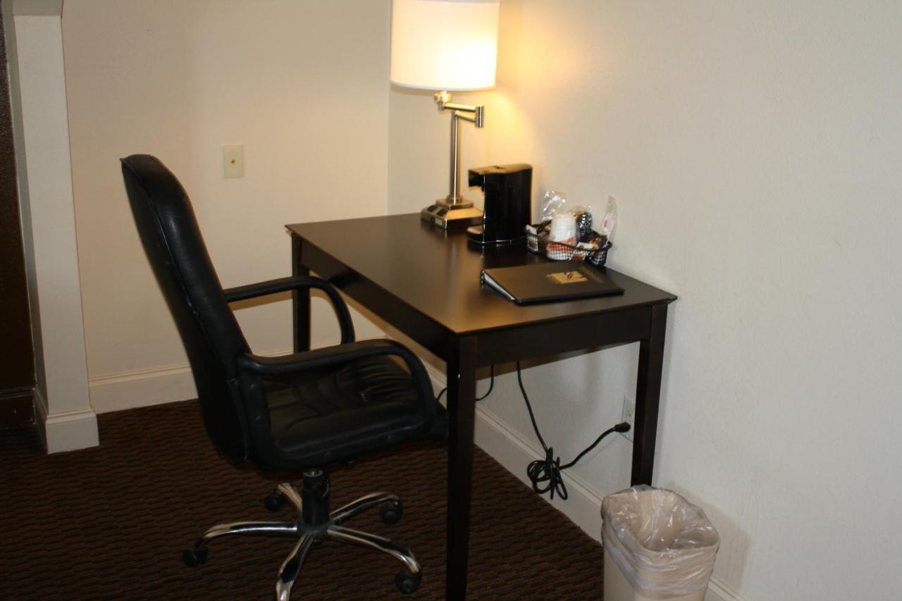 Quality Inn & Suites Wichita Falls I-44 מראה חיצוני תמונה