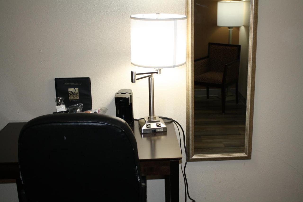 Quality Inn & Suites Wichita Falls I-44 מראה חיצוני תמונה