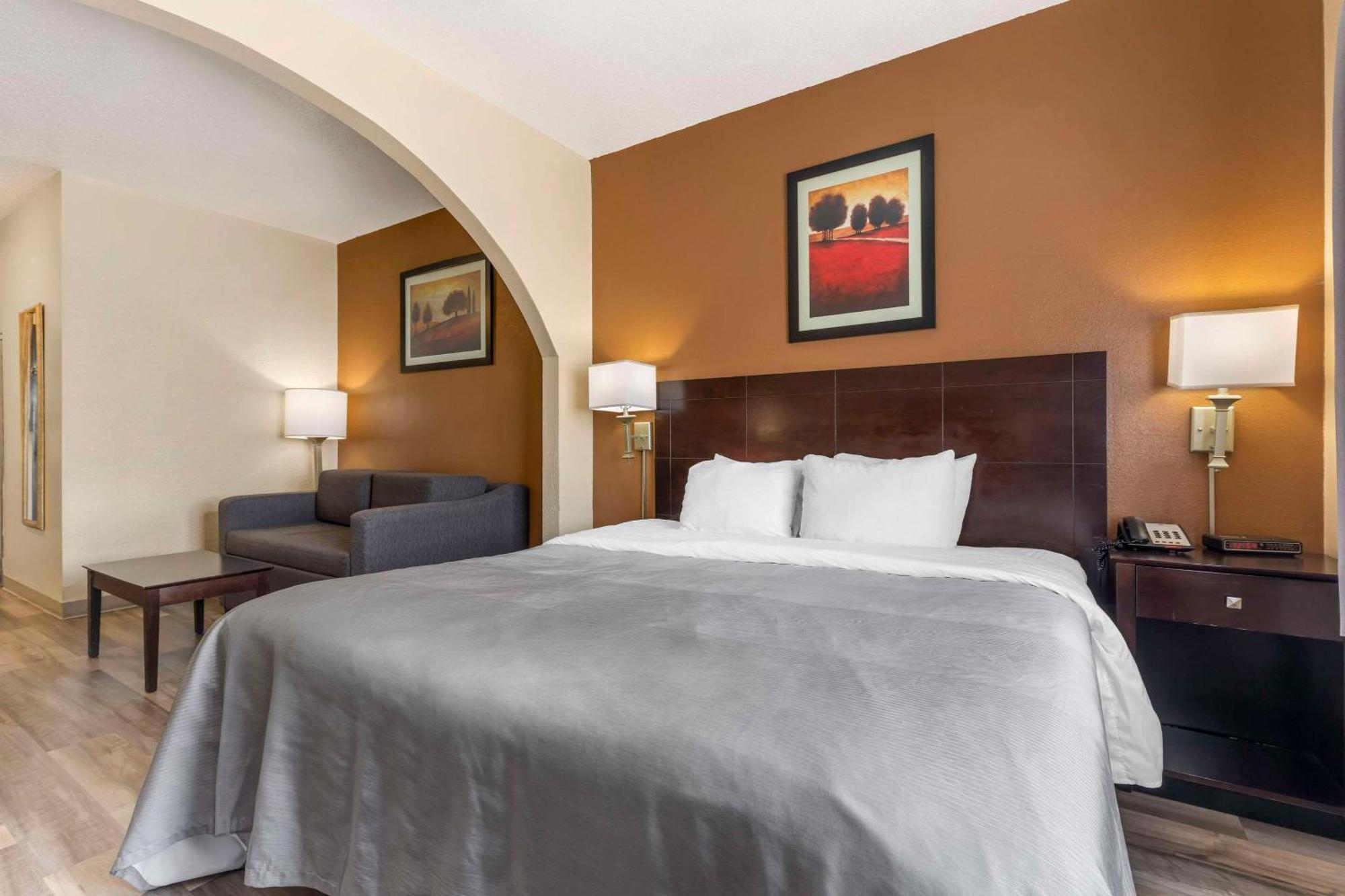Quality Inn & Suites Wichita Falls I-44 מראה חיצוני תמונה