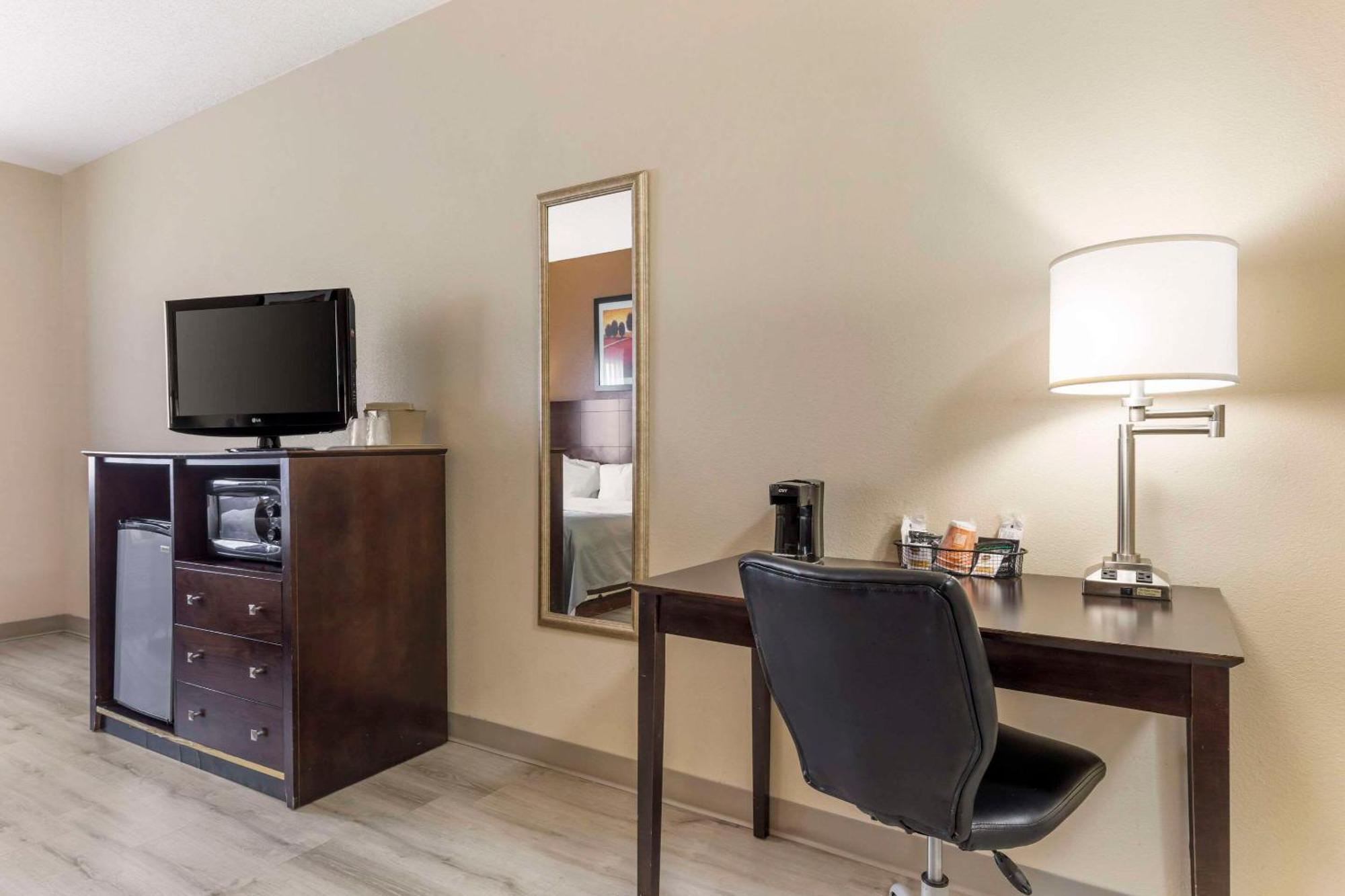 Quality Inn & Suites Wichita Falls I-44 מראה חיצוני תמונה